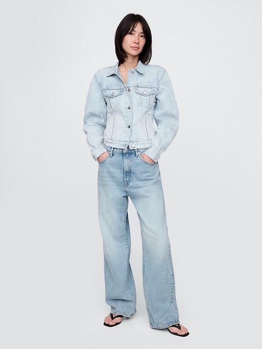 veste en jean iconique à manches bouffantes