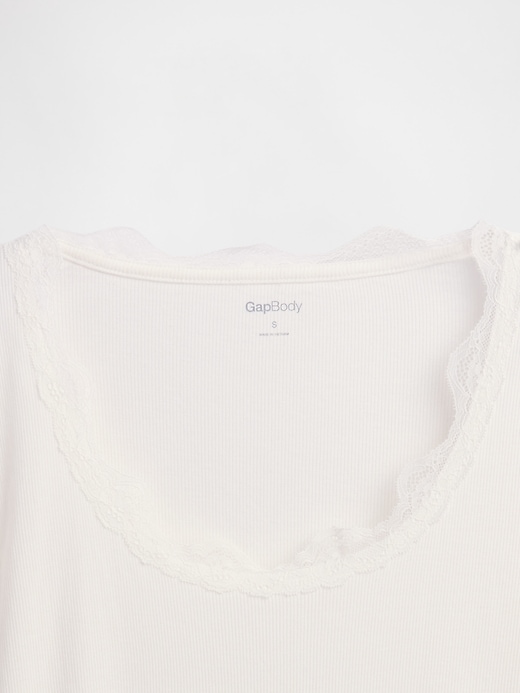 haut de pyjama côtelé à bordure en dentelle mini