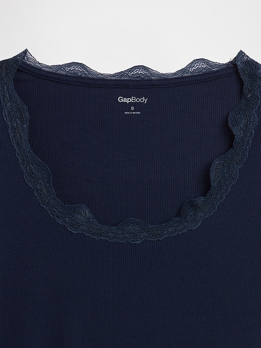 haut de pyjama côtelé à bordure en dentelle mini