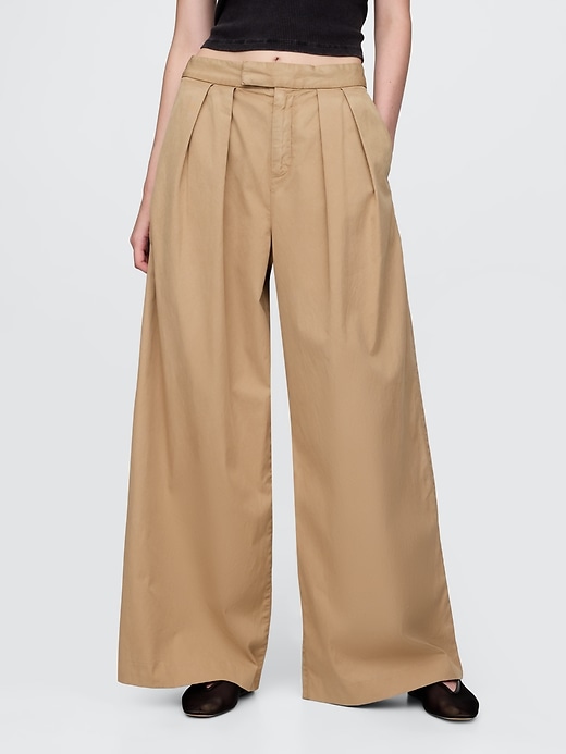pantalon kaki à jambes larges plissé en sergé taille haute
