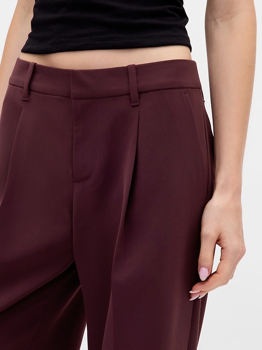 pantalon 365 à jambes larges plissées et taille basse