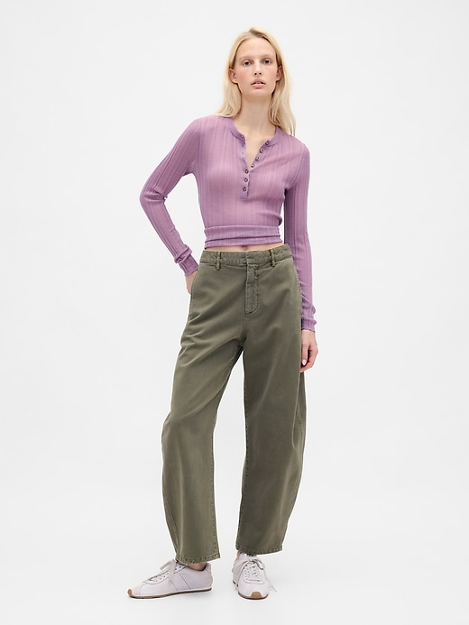 pantalon baril en sergé taille mi-haute