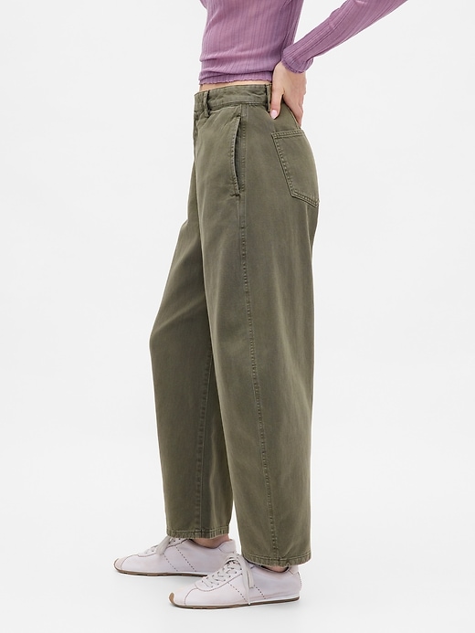 pantalon baril en sergé taille mi-haute