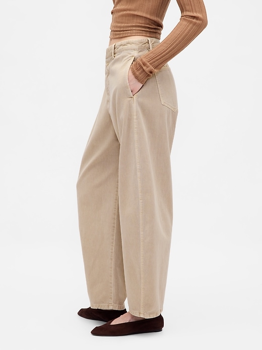 pantalon baril en sergé taille mi-haute