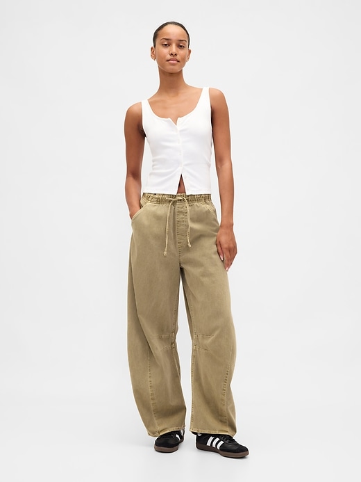 pantalon en sergé taille mi-haute à coupe flatteuse