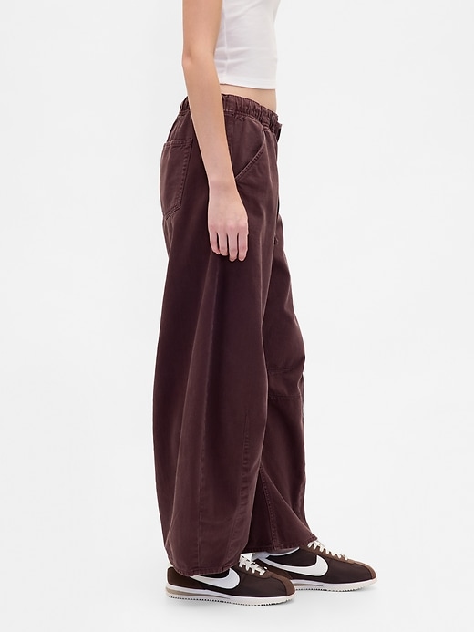 pantalon en sergé taille mi-haute à coupe flatteuse