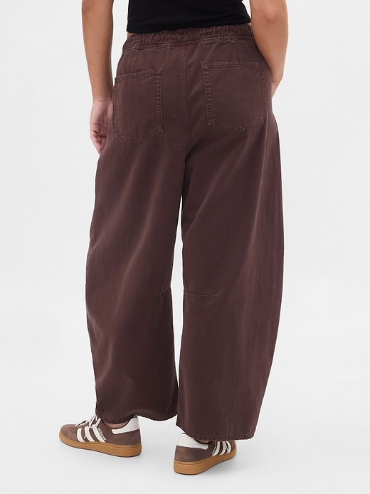 pantalon en sergé taille mi-haute à coupe flatteuse