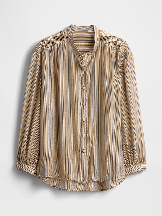 chemise transparente à boutons sur le devant