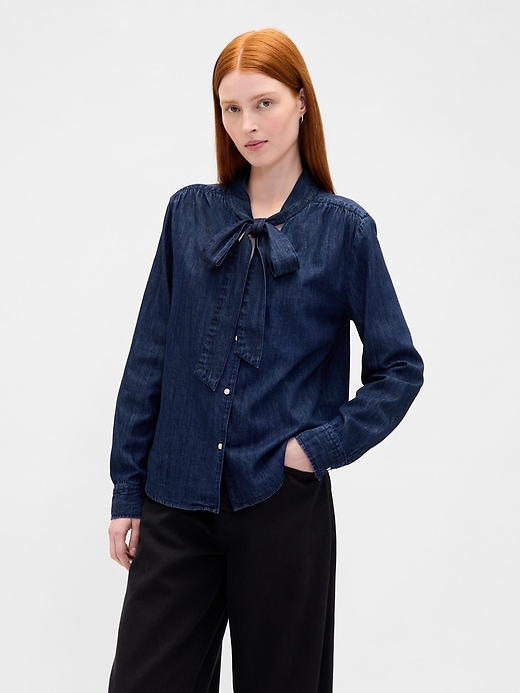 chemise en jean à col cravate