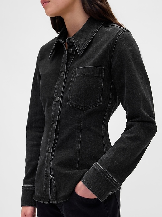 chemise en denim à coutures resserrées