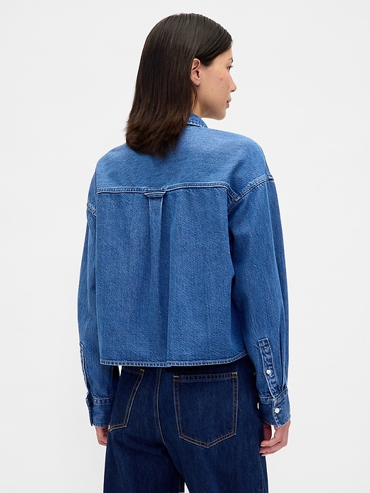 chemise courte oversize en denim ultra-doux à ourlet droit