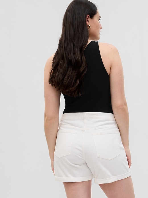 short boyfriend taille mi-haute 5 pouces