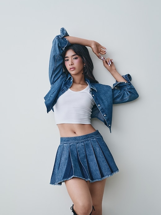 mini-jupe plissée en jean