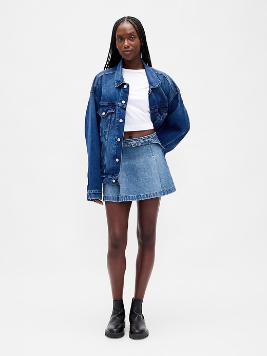 mini-jupe en jean ceinturée