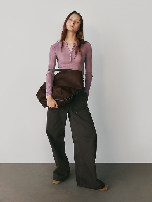 pull henley côtelé transparent