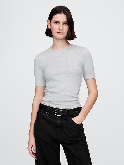 t-shirt moderne à col rond
