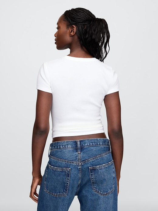 t-shirt côtelé moderne