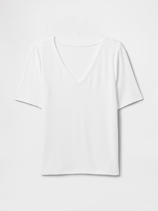 t-shirt moderne à col en v