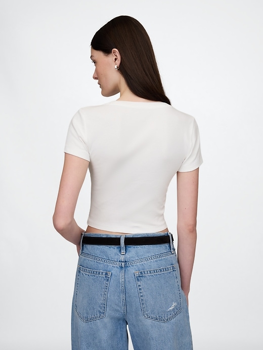 t-shirt court moderne