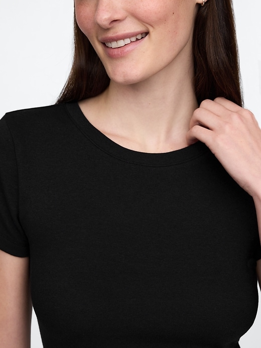 t-shirt court moderne