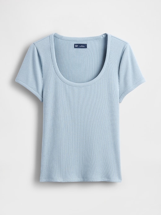 t-shirt court côtelé moderne et compact