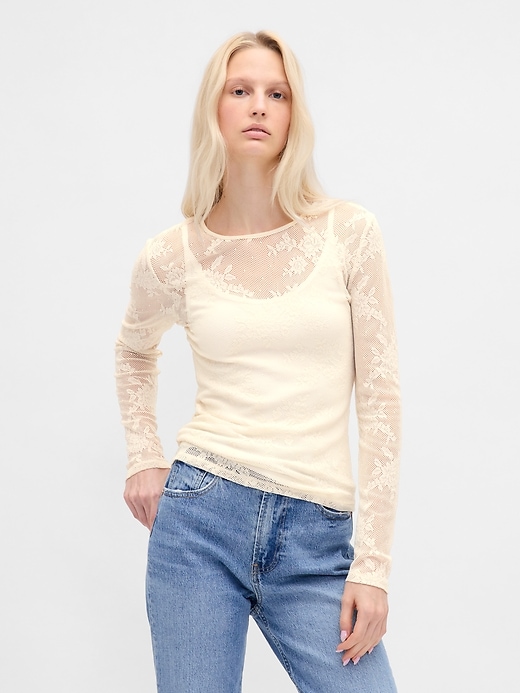 haut en dentelle transparente