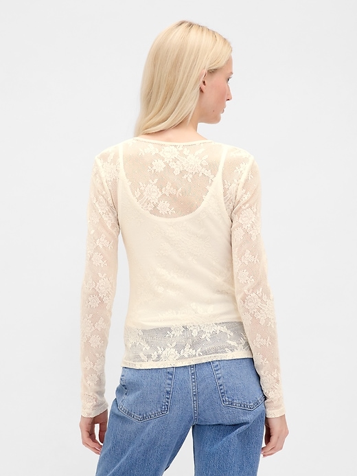 haut en dentelle transparente