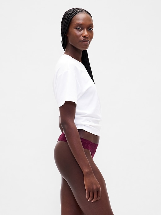 string en coton stretch biologique avec bordure en dentelle