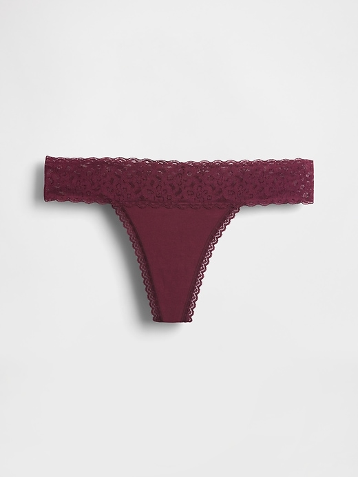 string en coton stretch biologique avec bordure en dentelle
