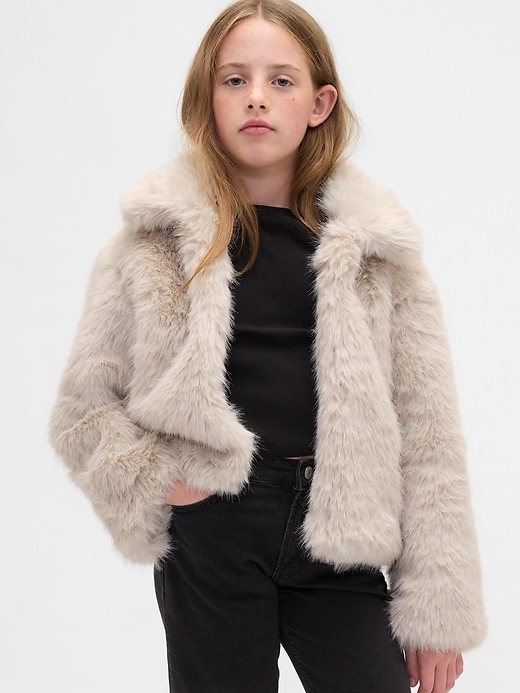 manteau court en fausse fourrure recyclée pour enfants