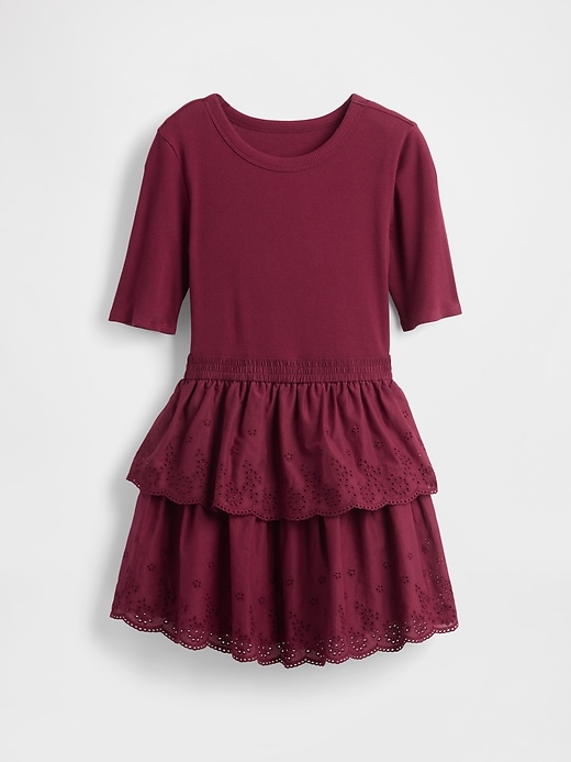 robe à œillets pour enfant en techniques mixtes
