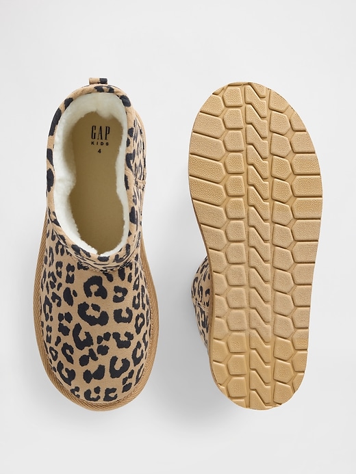 bottes en daim végétalien pour enfants doublées de sherpa