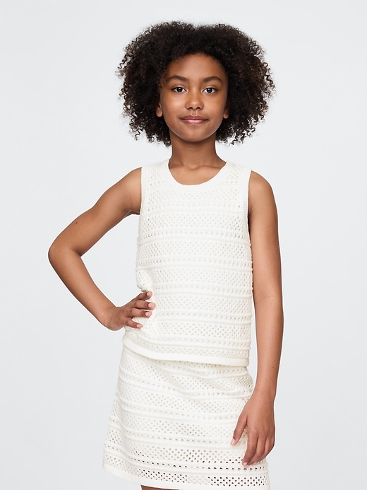 débardeur coquillage au crochet pour enfants