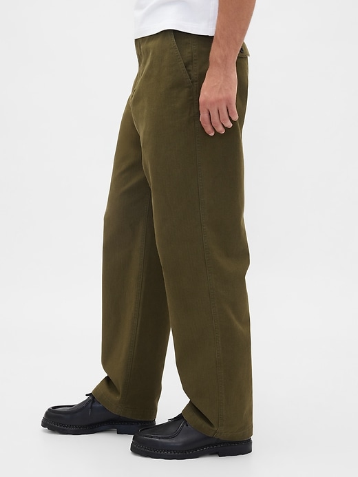 pantalons kaki modernes et amples