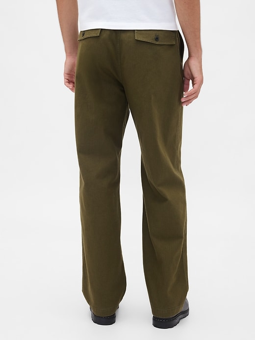pantalons kaki modernes et amples