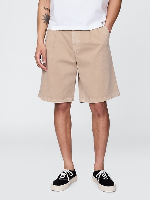 short kaki plissé