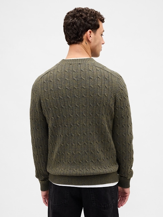 pull en maille torsadée en laine mérinos mélangée