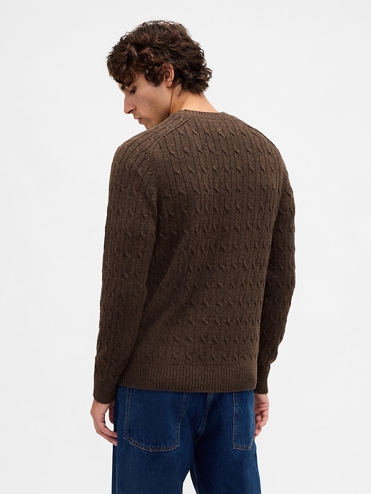 pull en maille torsadée en laine mérinos mélangée