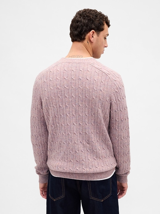 pull en maille torsadée en laine mérinos mélangée
