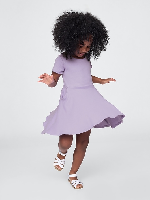 robe tournante pour bébé et tout-petit à assortir