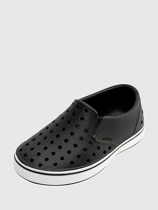 chaussures indigènes pour tout-petits miles