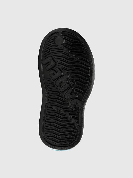 chaussures indigènes pour tout-petits miles