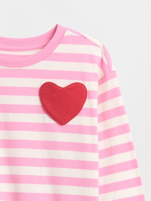 t-shirt à poche cœur pour bébé et tout-petit à assortir